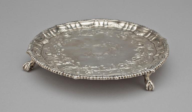 SALVER, silver, George III, Robert Rew, London, 1765-66. Vikt 317 g.