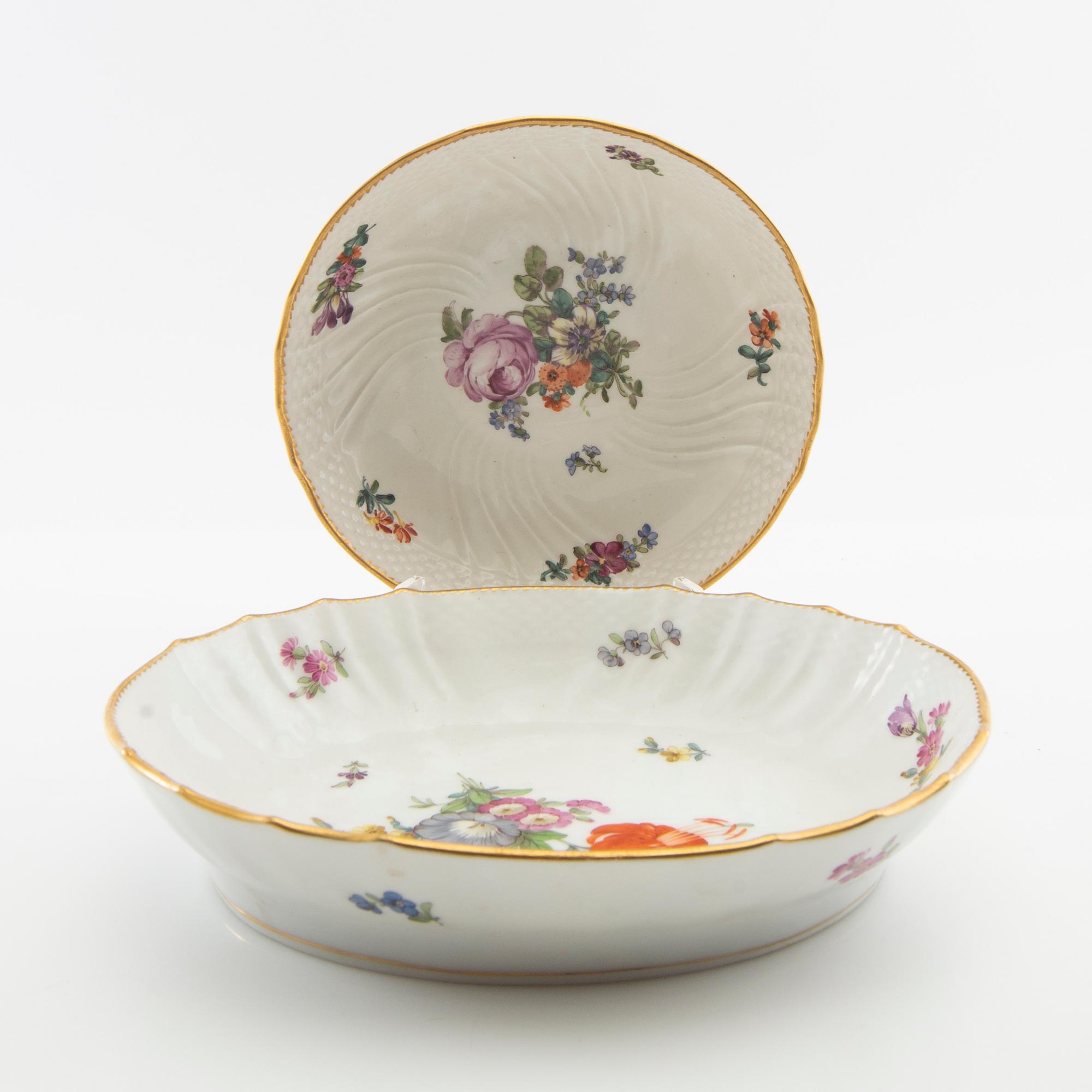 Service "Saxisk Blomst" 12 pcs Royal Copenhagen Denmark porcelain mid-20th century.