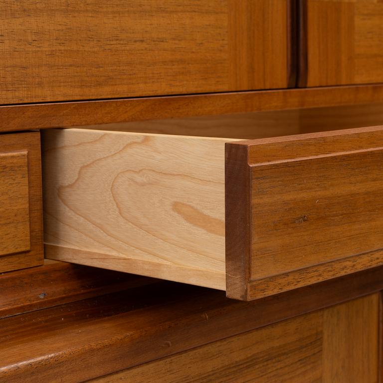 Carl Malmsten, skåp, "Ambassadör", 1900-talets andra hälft.