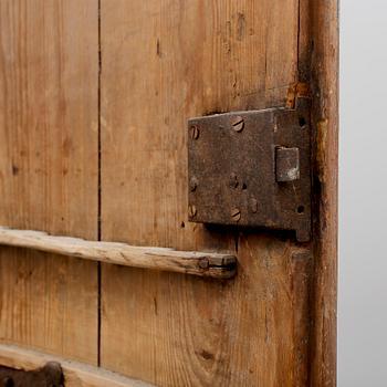 HÖRNSKÅP, allmoge, Gustavianskt, 1800-talets början.