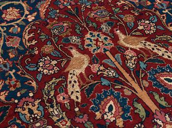 Matta, semiantik Isfahan figural part silk, ca 222-227,5 x 128-135,5 cm.