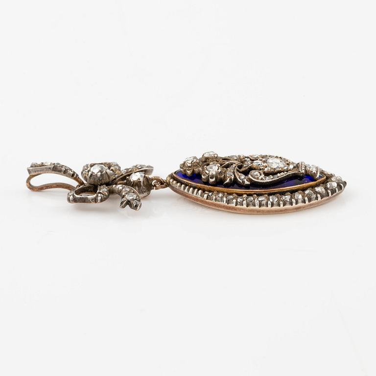 Pendant in 14K gold and silver, cobalt blue enamel with rose-cut diamonds in the shape of a urn.