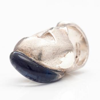 BJÖRN WECKSTRÖM, A sterling silver and acrylic ring "Jaara's helmet". Lapponia 1971.