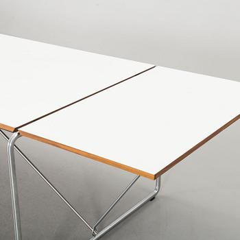 A Niels Haugesen dining table model nr 4750 Fredericia Furnitures Denmark alter part of the 20th century.