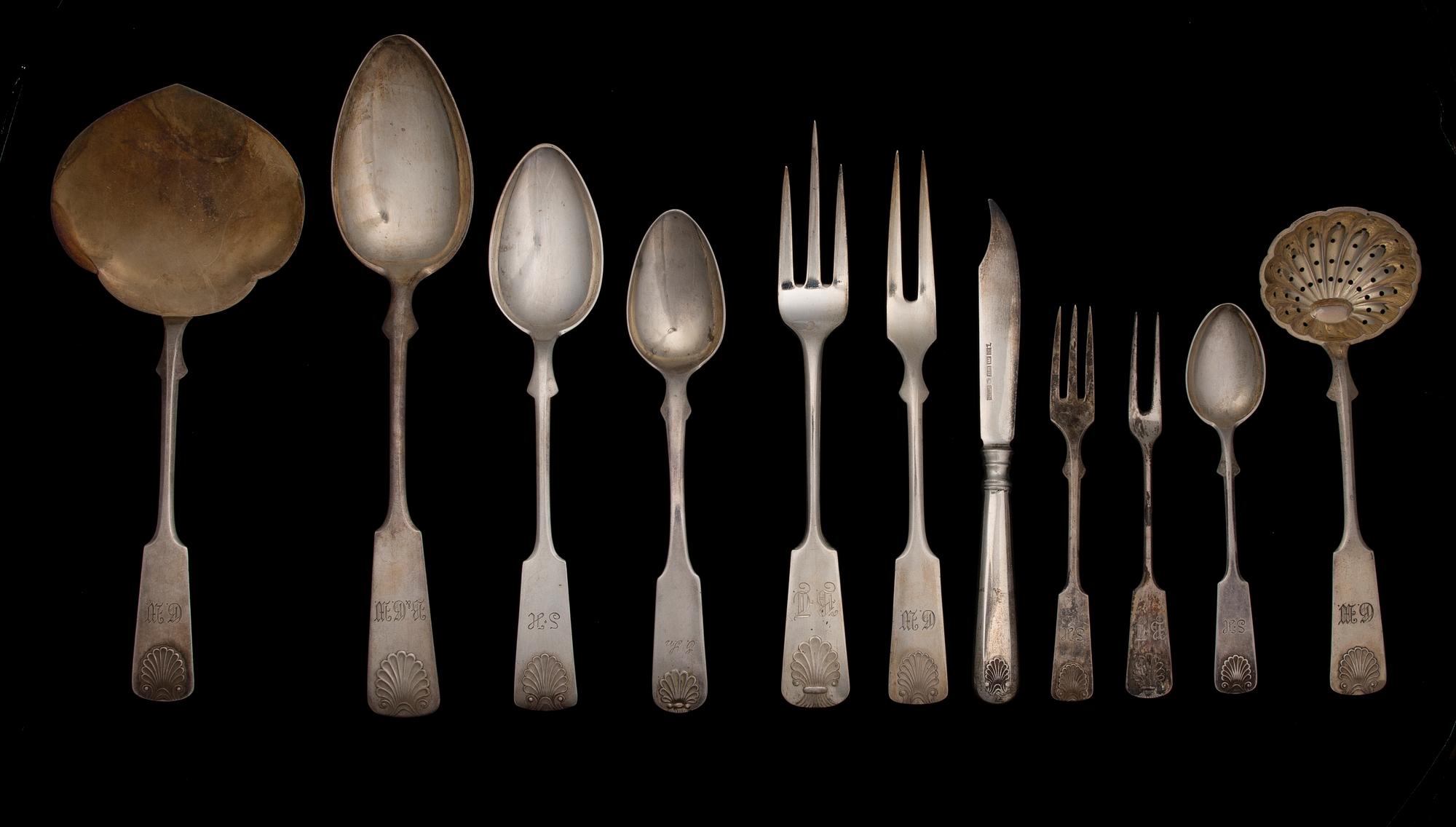 BESTICKUPPSÄTTNING, 49 delar, silver, "Musslan", Finland 1920-30-tal. Vikt ca 1308 g.