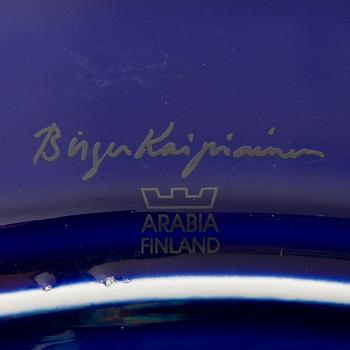 A ceramic dish signed Birger Kaipiainen, Arabia Finland.