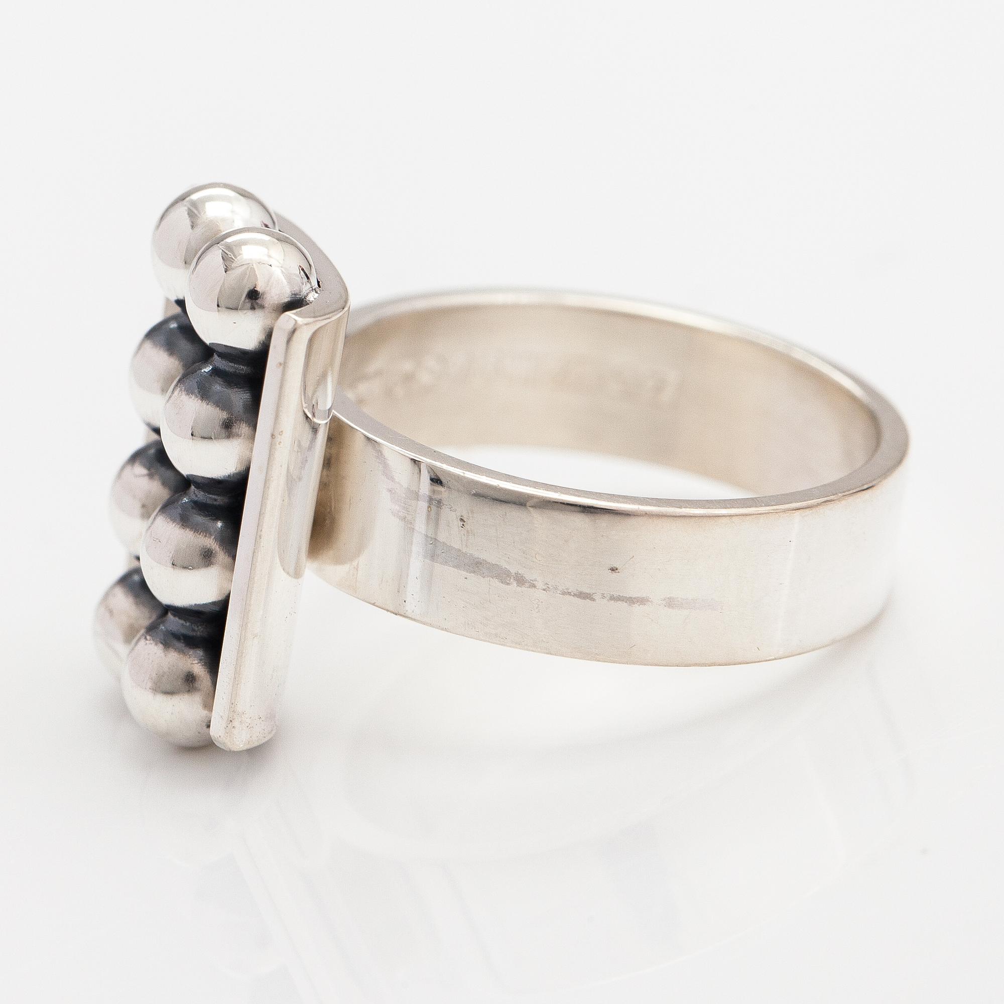 Elis Kauppi, A silver ring. Kupittaan kulta, Turku 1969.