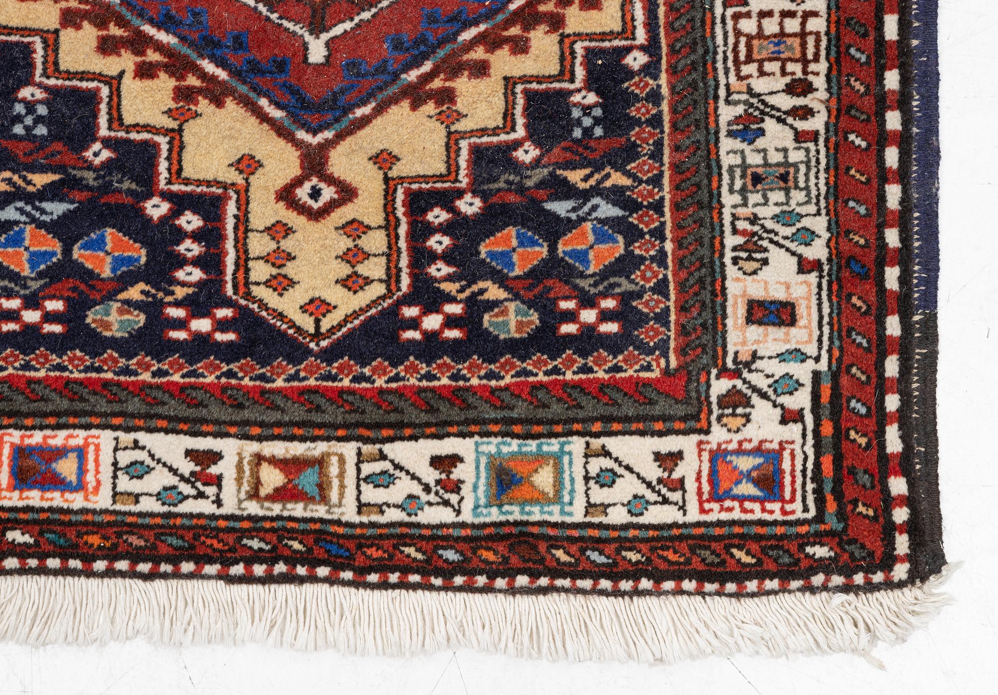 A Sarab gallery carpet, approx. 299 x 78 cm.