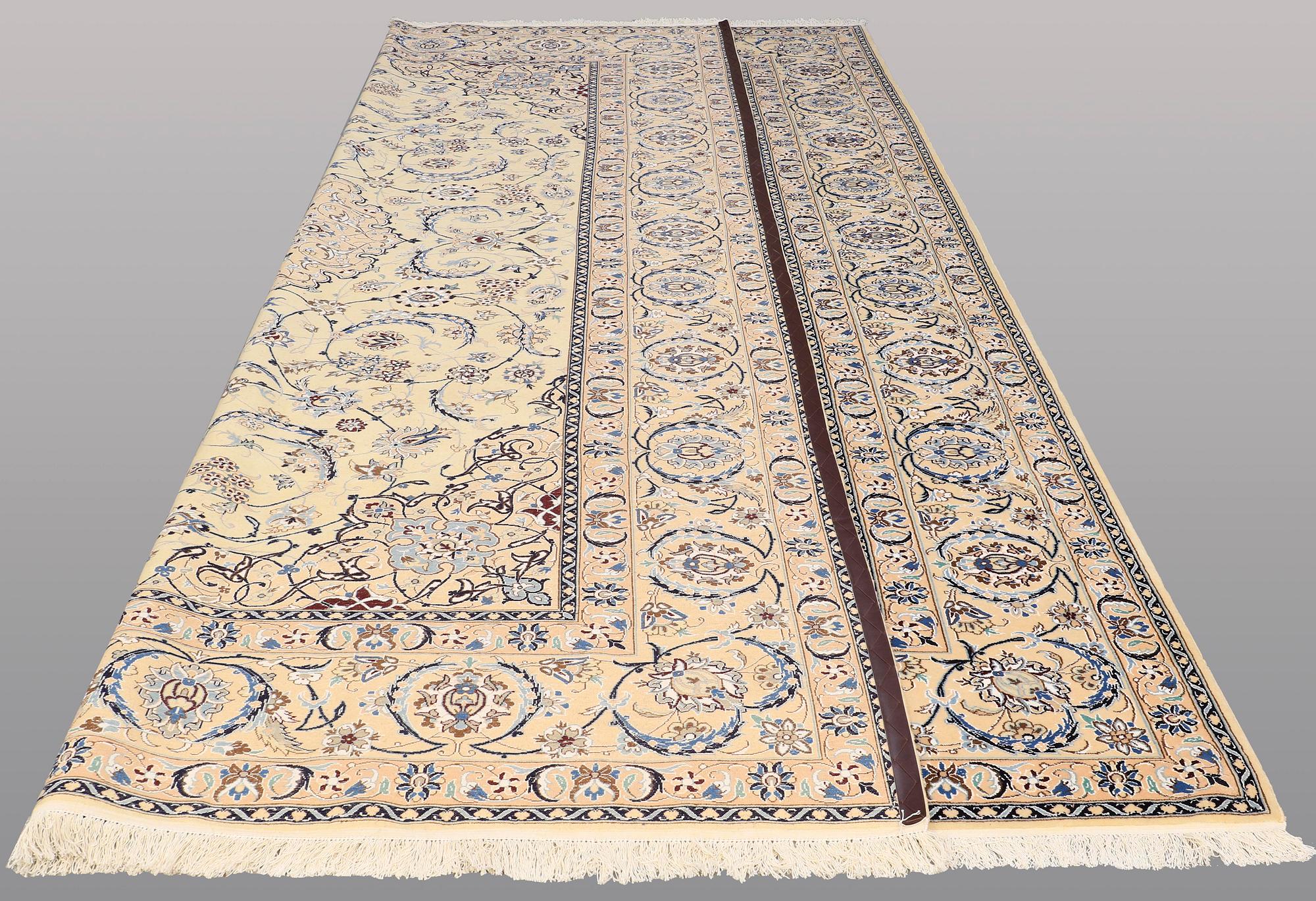 MATTA, Nain part silk, s.k 9LAA, ca 407 x 300 cm.