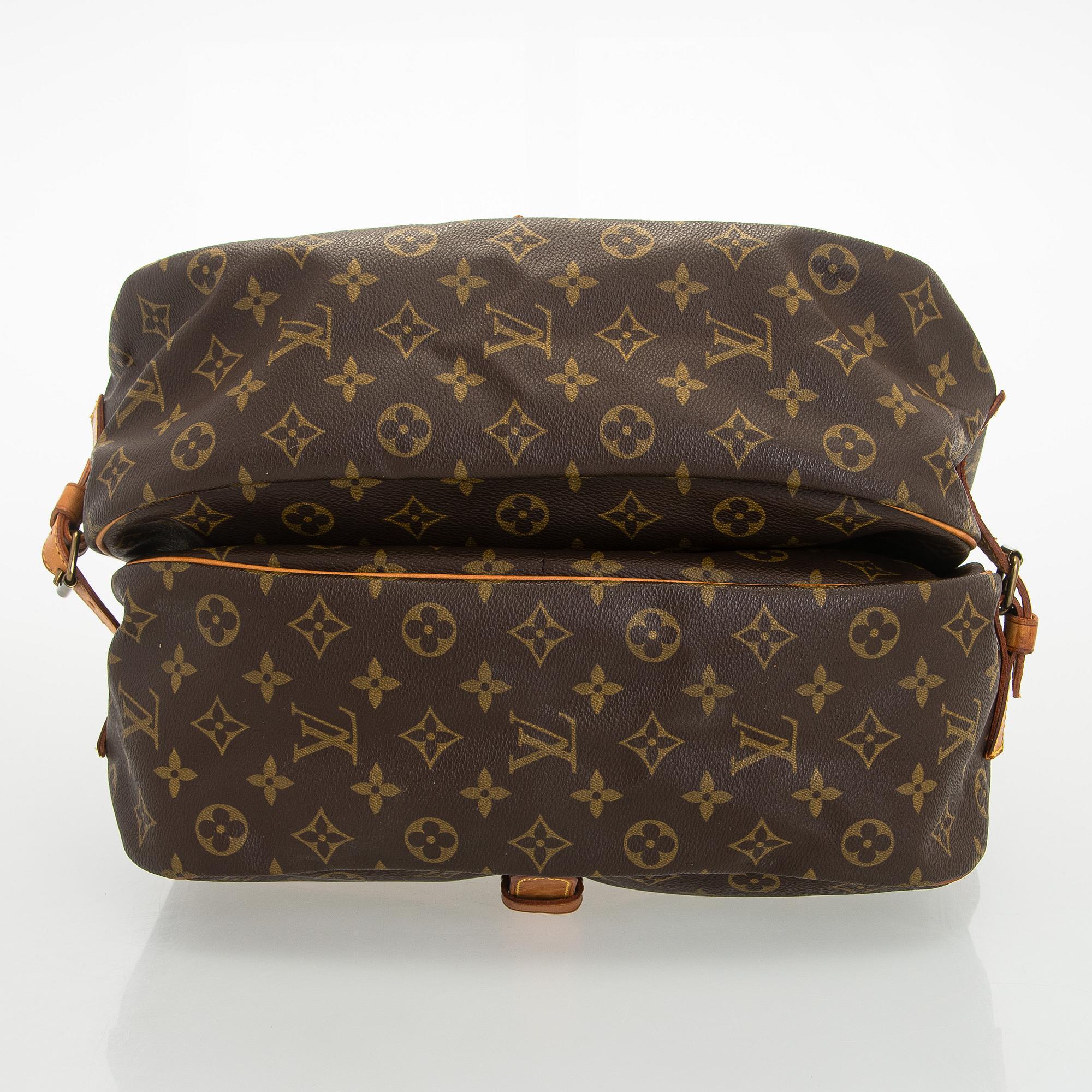 Louis Vuitton, a Monogram Canvas 'Saumur 35' bag.
