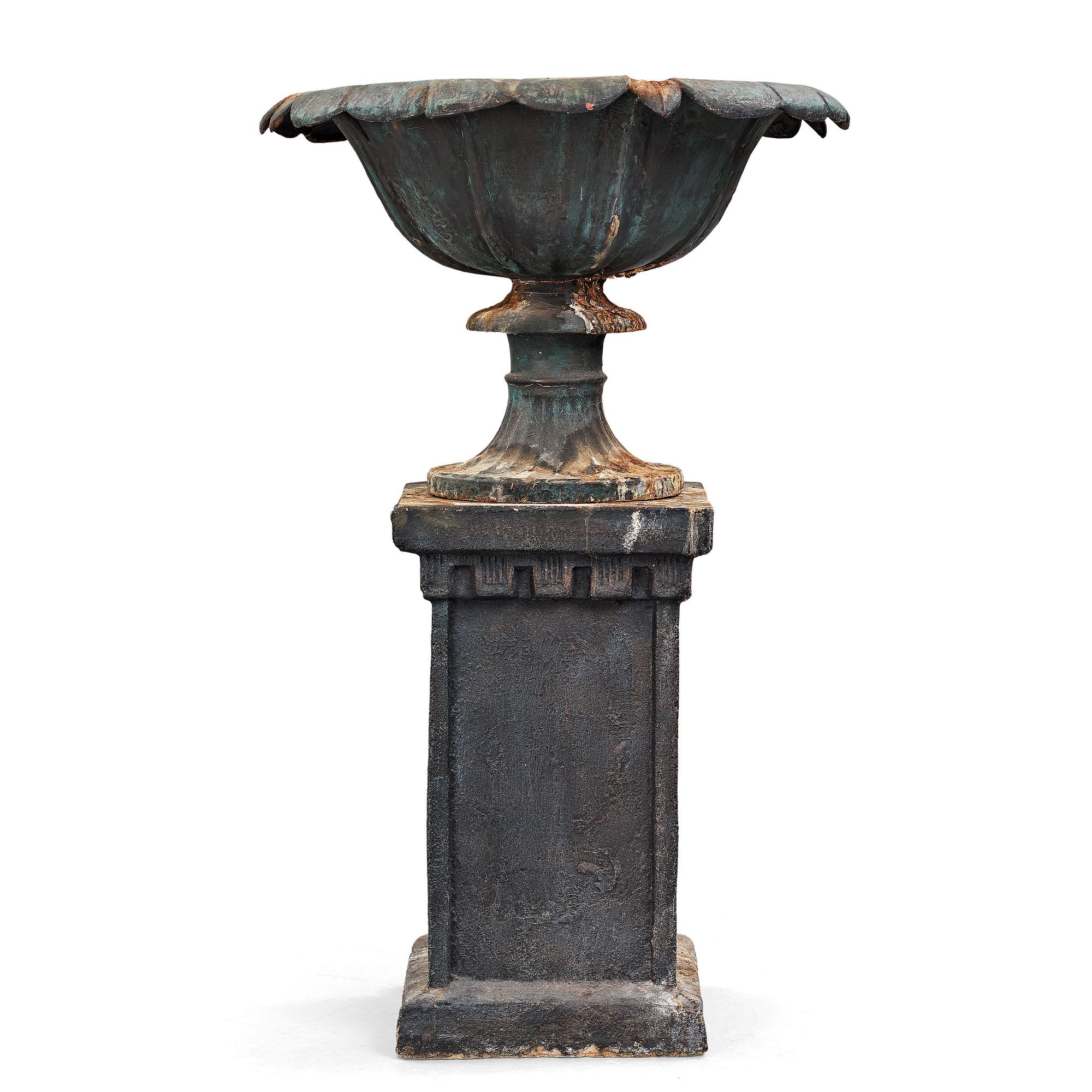 A garden urn, circa 1900.