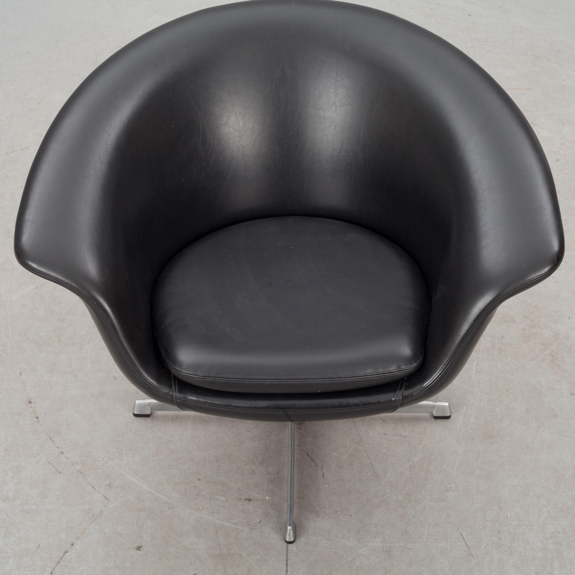 SNURRFÅTÖLJ, 1900-talets andra hälft.