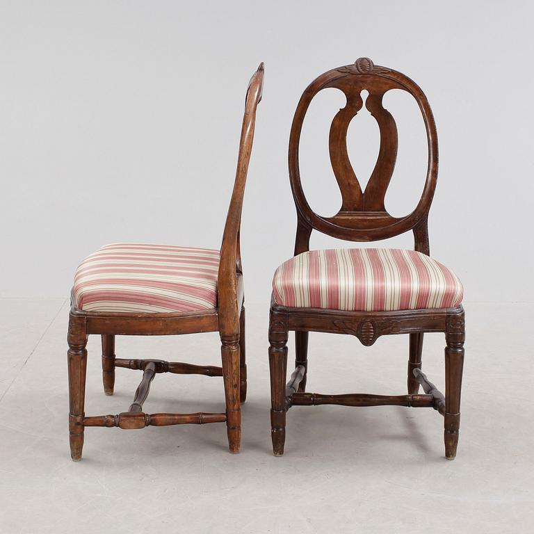 STOLAR, ett par, gustavianska, signerade EÖM för Erik Öhrmark, (mästare i Stockholm 1777-1813).