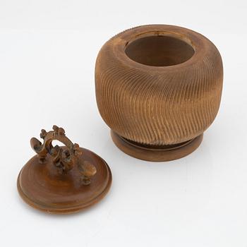 Kalevala Koru, burk med lock, björk, signerad KK.