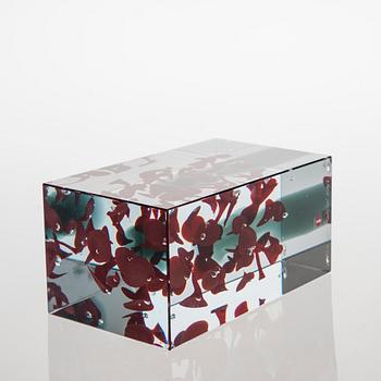 Oiva Toikka, A GLASS CUBE.