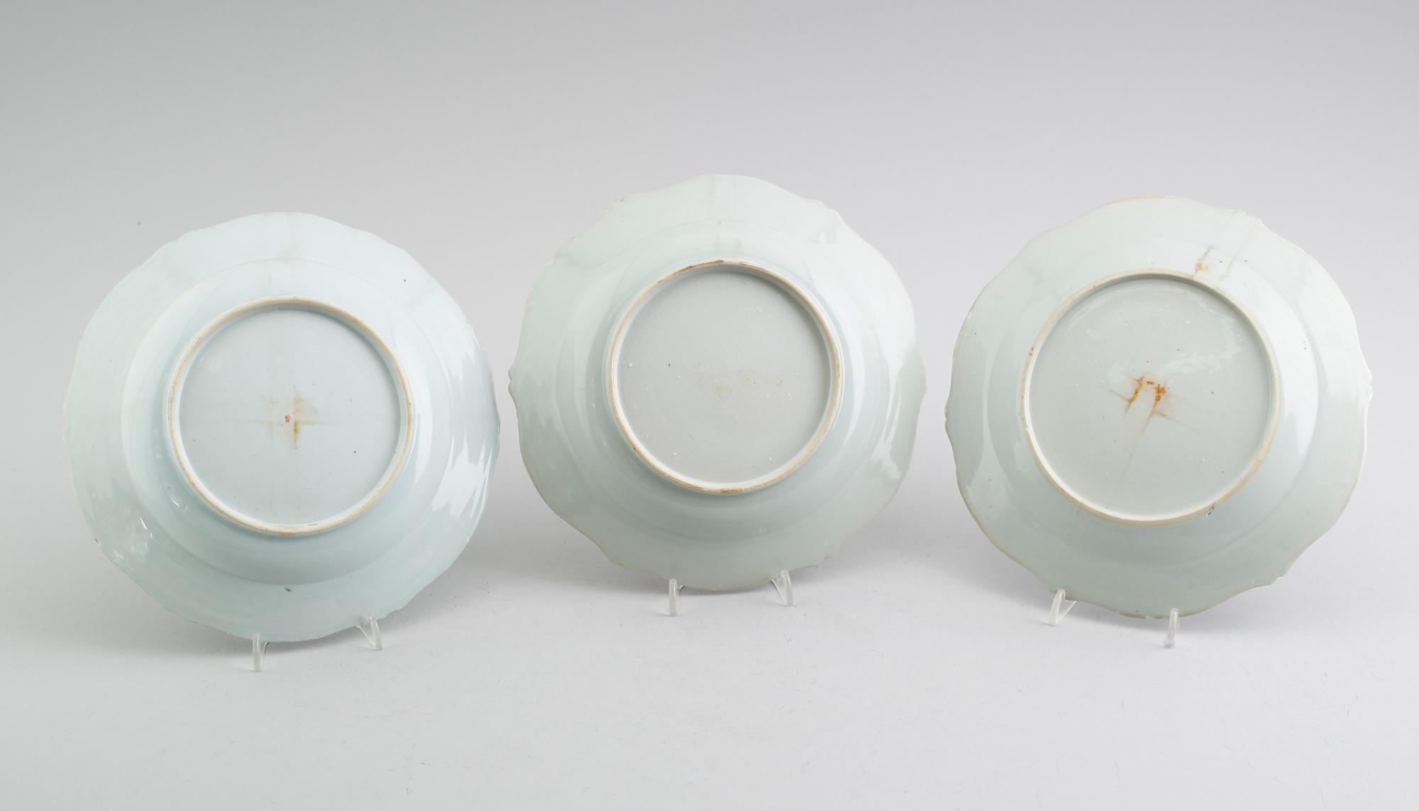 TALLRIKAR, 3 st, porslin, Kina, Qian Long 1736-1795.