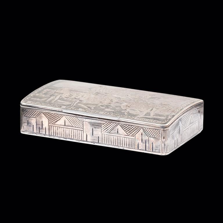 SNUSDOSA, silver, Ryssland, otydliga stämplar, sannolikt 1800-talets första hälft. Vikt ca 100 gram.