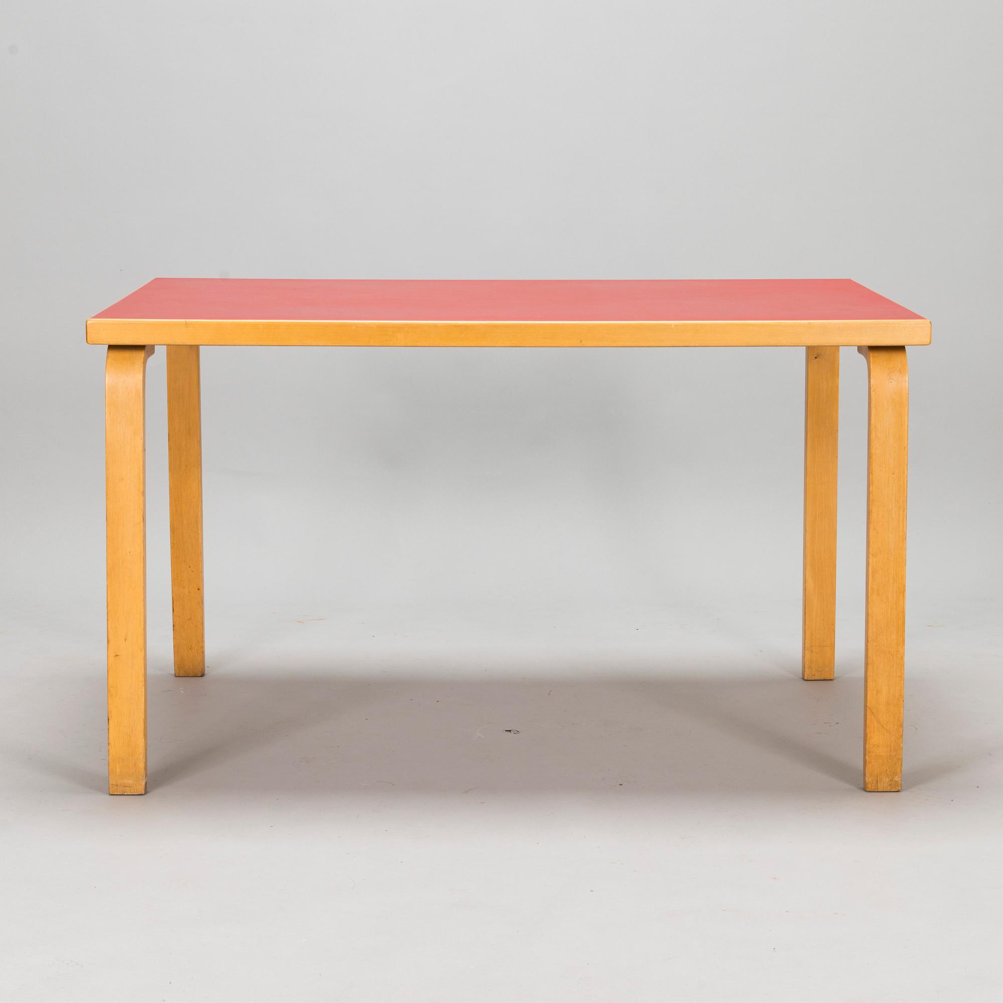 Alvar Aalto, bord, modell 82 för O.Y. Huonekalu- ja Rakennustyötehdas A.B. 1960-tal.