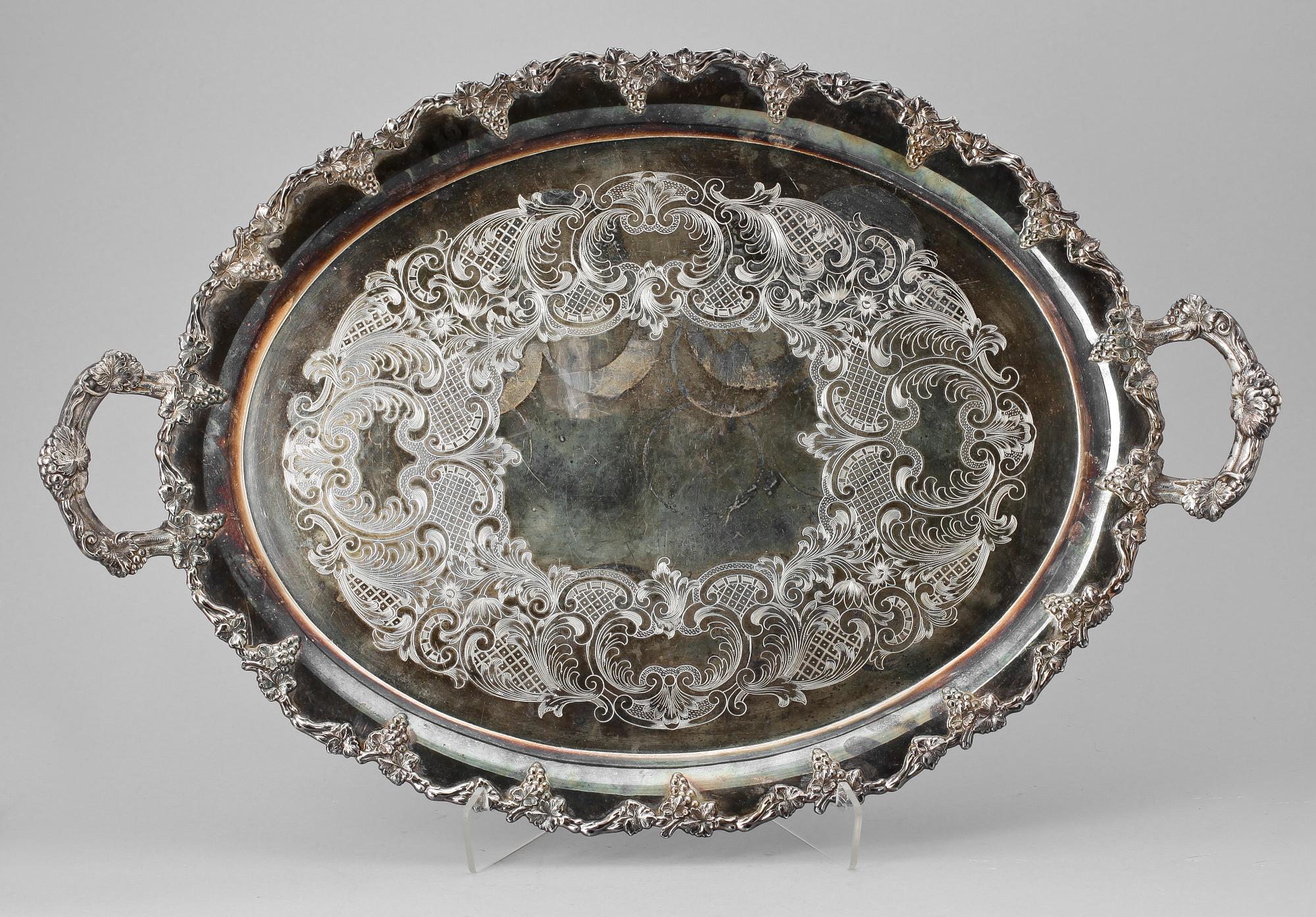 BRICKA, silverhalt 830, 1900-talets mitt. Vikt ca 1850g.