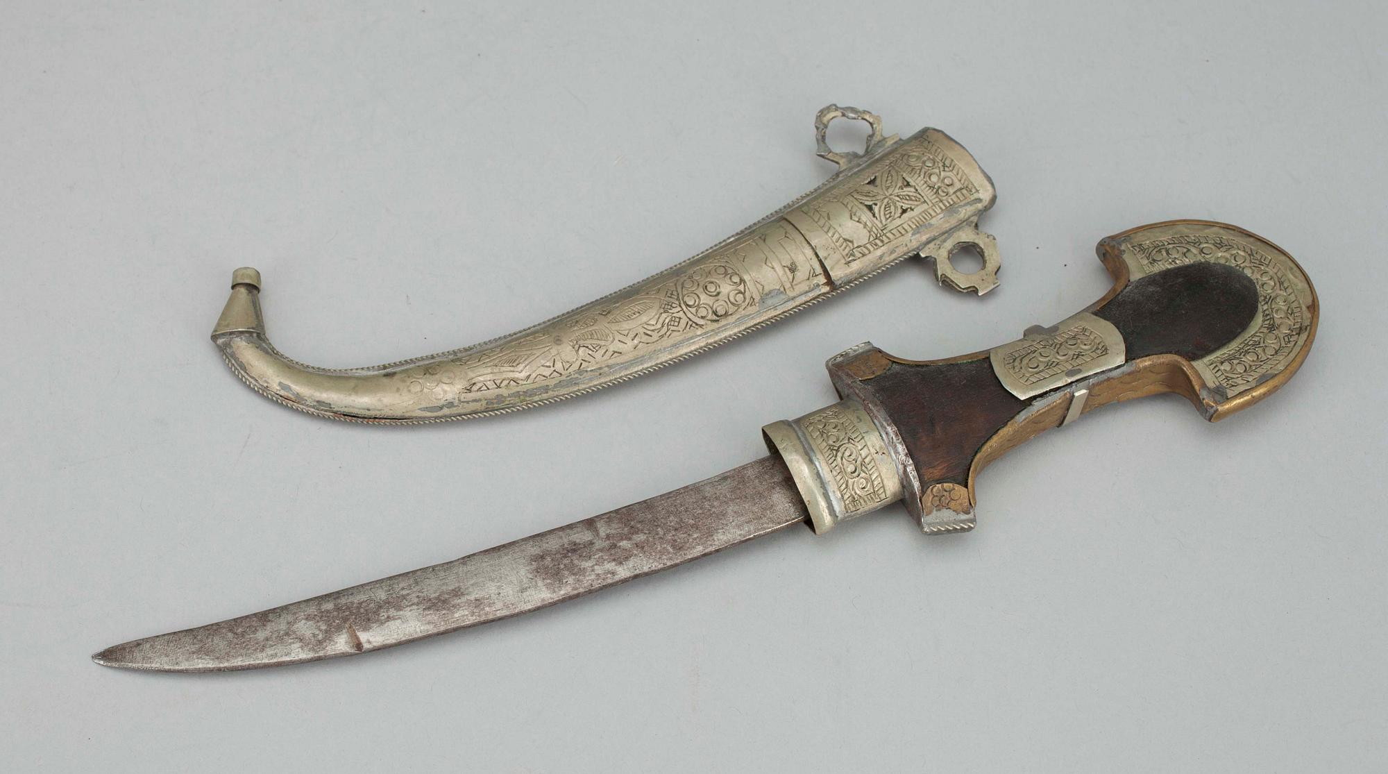 DOLKAR, 3 st, 1900-talets mitt.