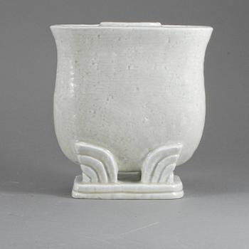 TULPANVAS, chamottet stengods, Gunnar Nylund, Rörstrand, 1930-tal.