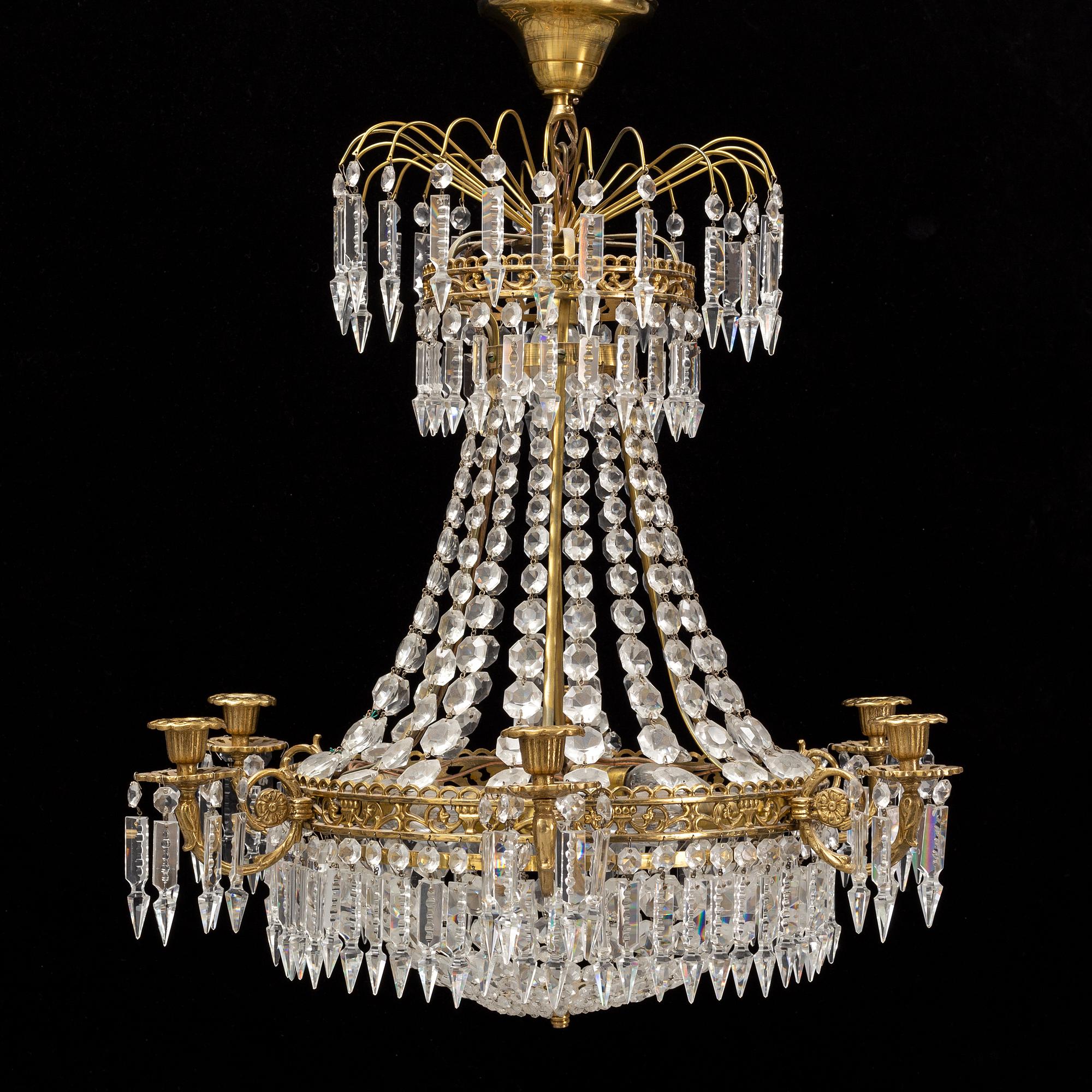 A late 20th century chandelier.