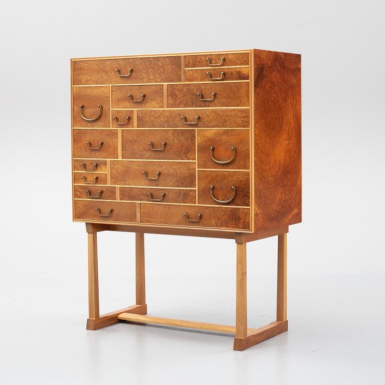 Josef Frank, a model 881 'Nationalmuseiskåpet' cabinet, Svenskt Tenn, post 1985.