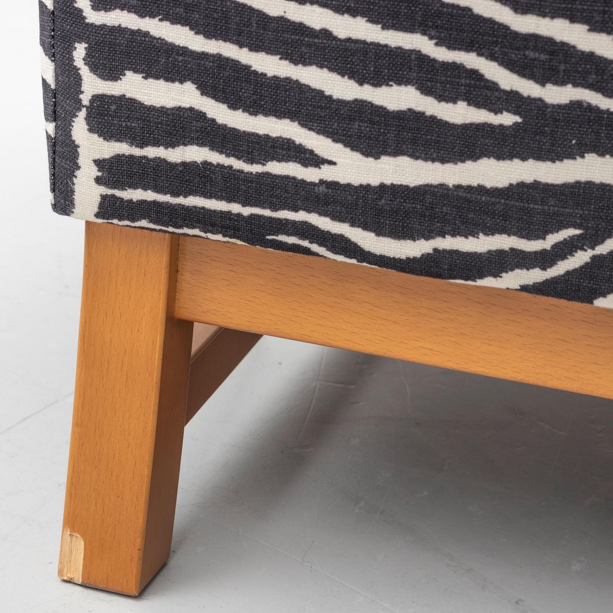 Ragnar Helsén, fåtölj "Oxford" modell B3543, Firma Svenskt Tenn.