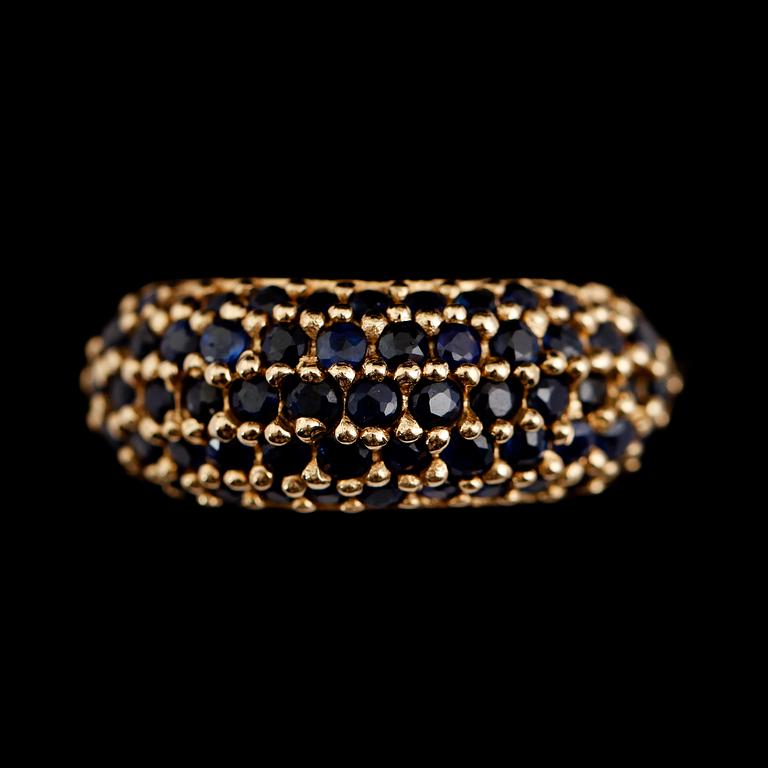 RING, 14 k guld, blå safirer tot ca 2.50 ct. Vikt ca 5 g.