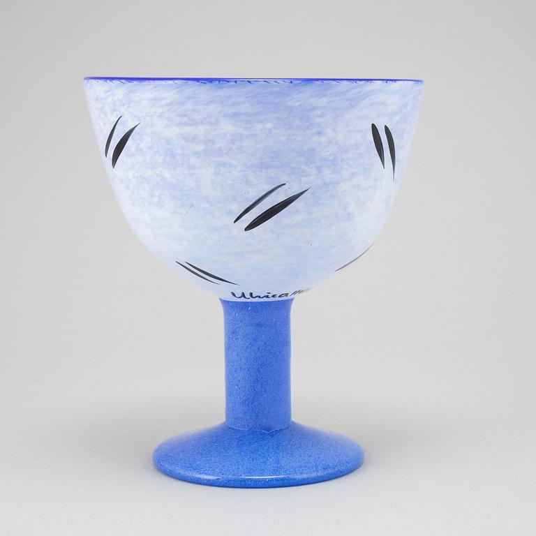 Ulrica Hydman-Vallien, vas, pokal, samt 6 glas, Kosta Boda, signerade.