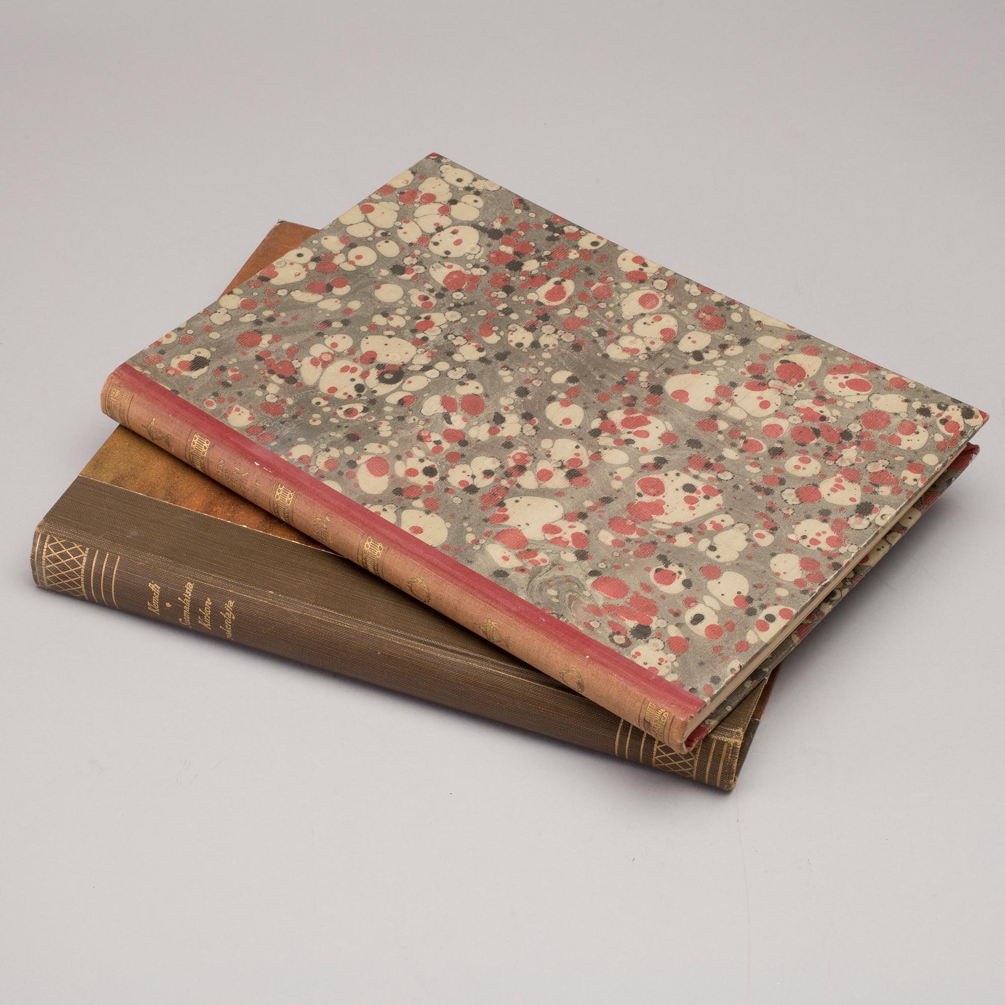 GODS OCH HERRESÄTEN I FINLAND, Ragna Ahlbäck, 1946 samt FINSKA KYRKOR, Heikki Klemetti, 1927.