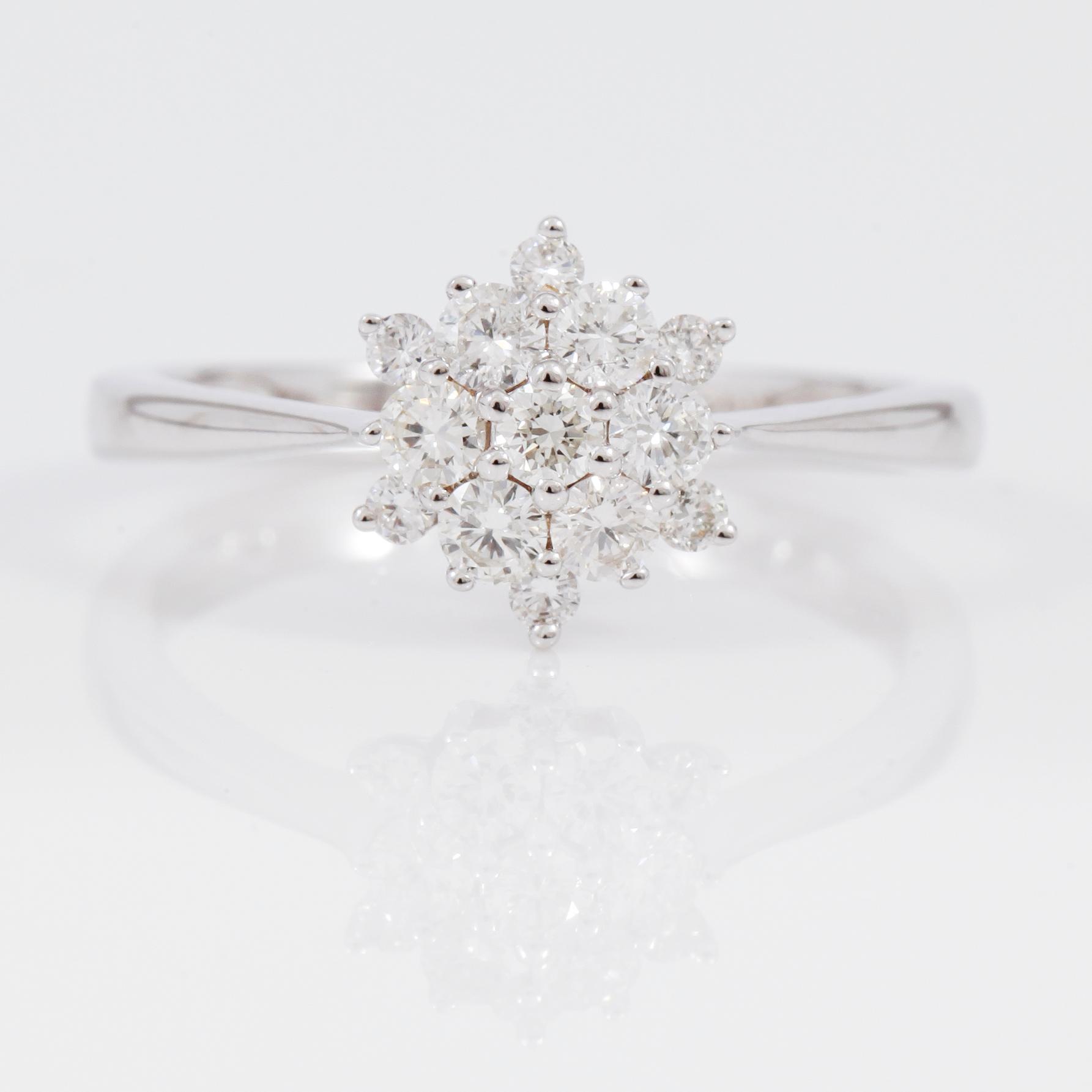 RING, briljantslipade diamanter total ca 0.40 ct.