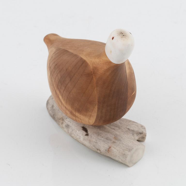 Lars Levi Sunna, a birch and reindeer horn figurine of a grouse, signed LLSUNNA.