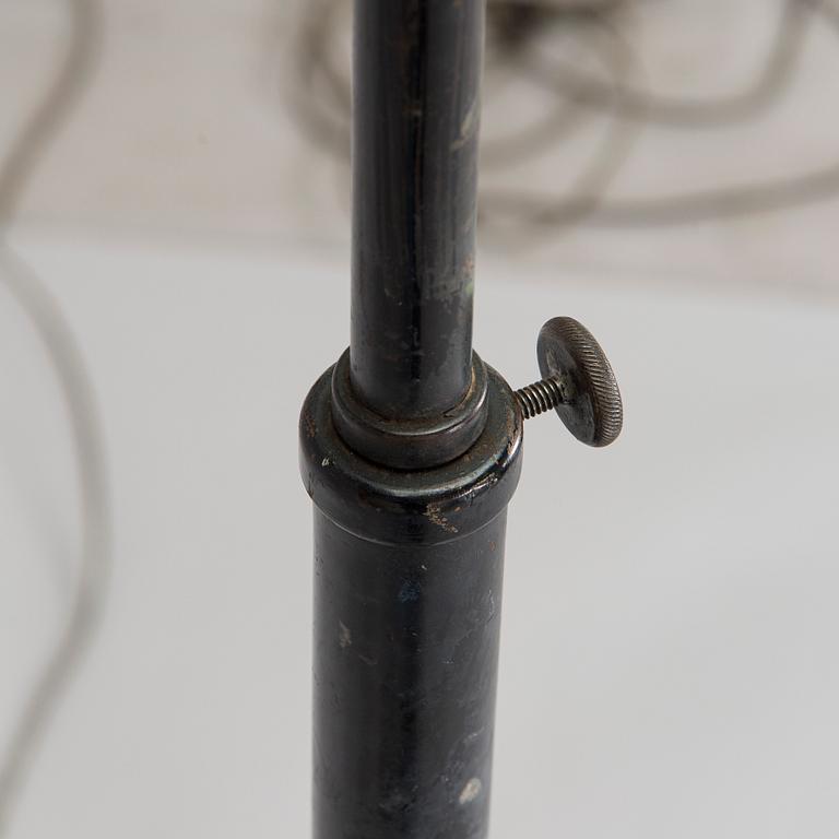 Paavo Tynell, golvlampa / ateljélampa, beställningsarbete, Taito 1933.