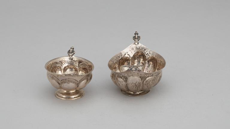 KÅSOR, 2 st, silver, bl a Johan Leffler, Falun 1778.