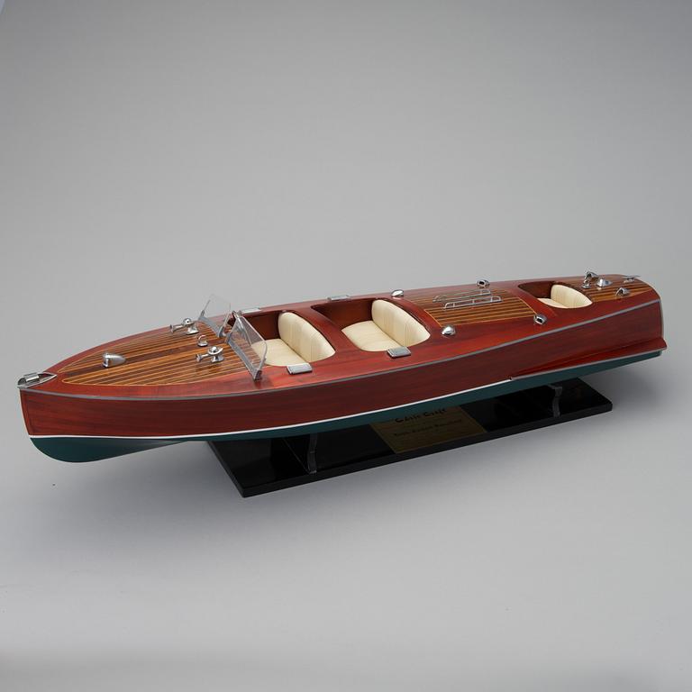 Model boat "Chris Craft triple cockpit", 21st century.