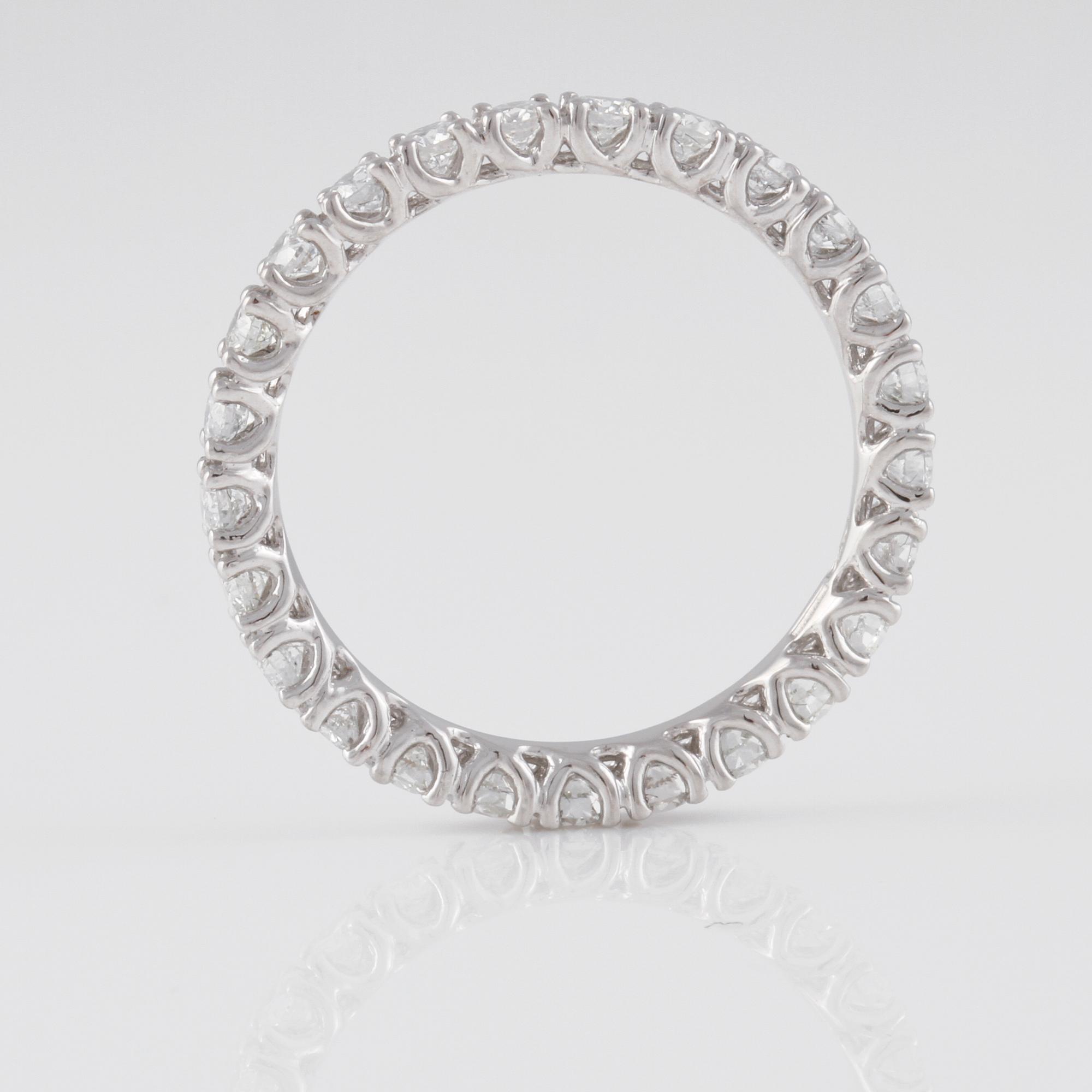 RING, 18K vitguld med briljantslipade diamanter ca 1.15 ct. Vikt 1,9 gram.