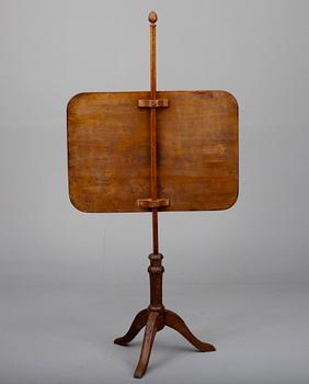 ELDSKÄRM, mahognyfanerad, korsstygnsbroderi, 1800-talets mitt.