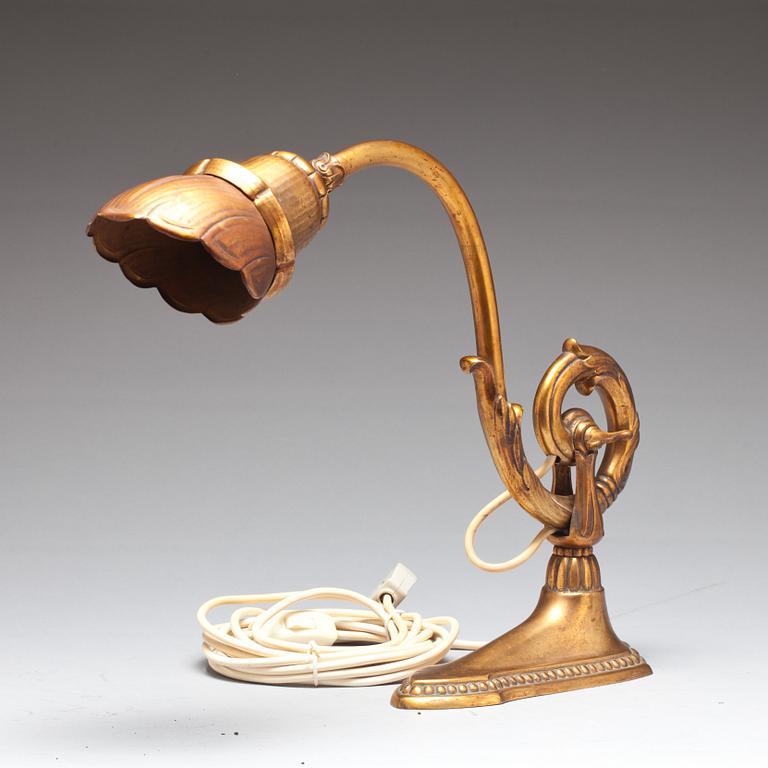 SKRIVBORDSLAMPA, jugend. 1900-talets början.