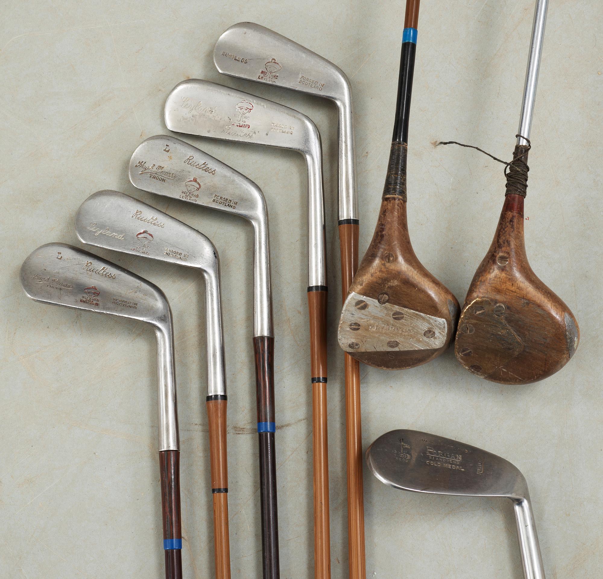 GOLFKLUBBOR, 8 st, i bag, 1900-talets första hälft.