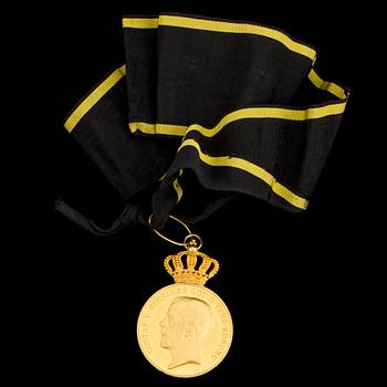 MEDALJ FÖR TROHET OCH FLIT, guld, 1947. Vikt ca 55 gram.