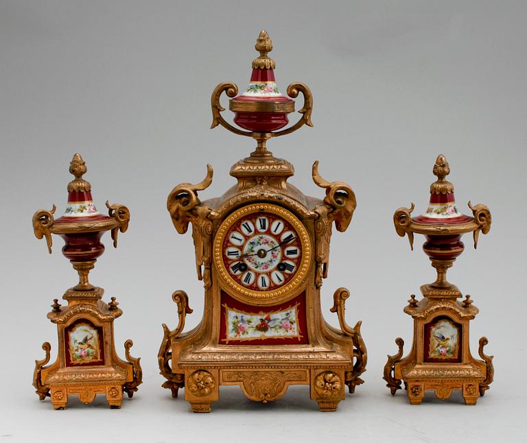 KLOCKGARNITYR, 3 del, Frankrike, 1800-/1900-tal.