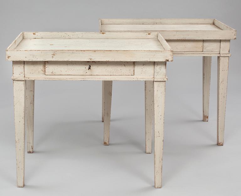 BORD, ett par, sent 1800-tal/tidigt 1900-tal.