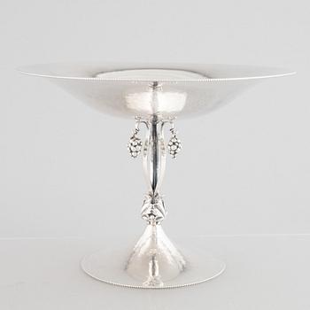 A silver bowl on a high foot, Swedish import mark and mark of Carl Söderqvist, Gothenburg 1927.