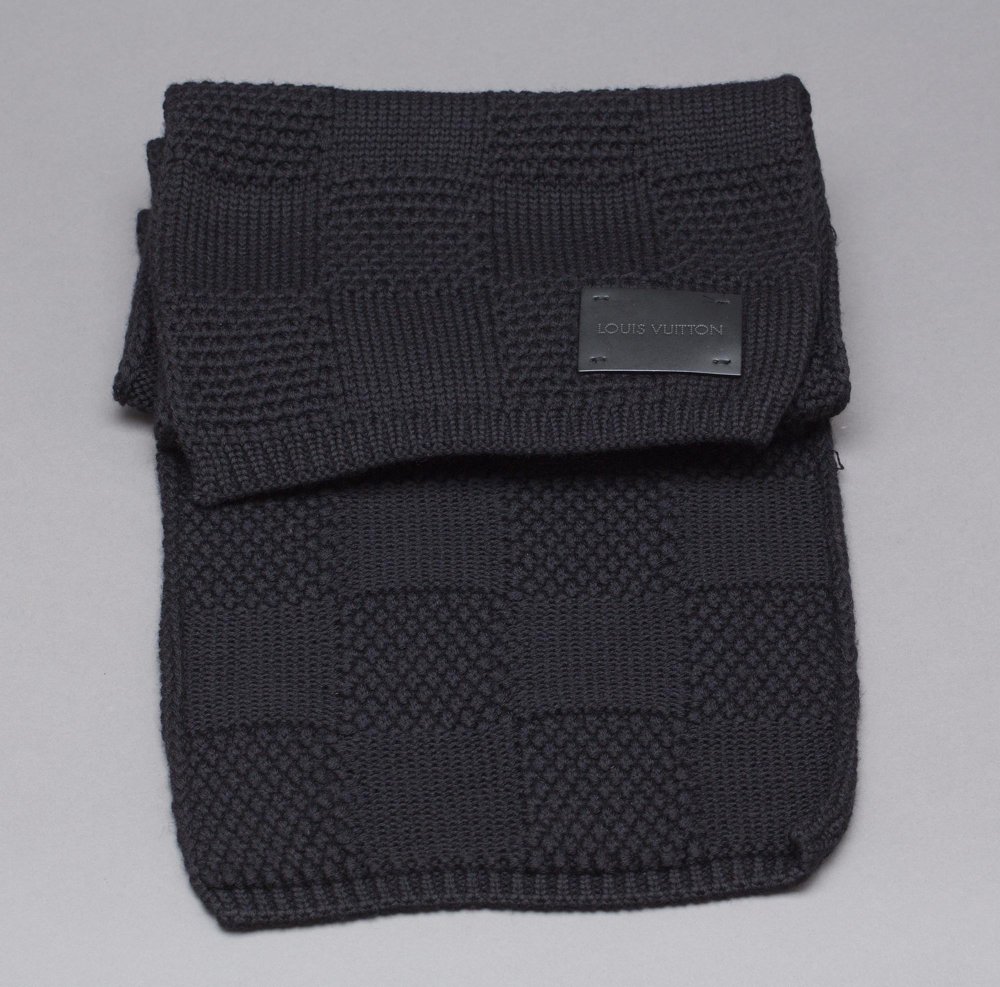 HALSDUK, Louis Vuitton.