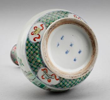 VAS, porslin, Kina, Kangxistil, 1900-tal.
