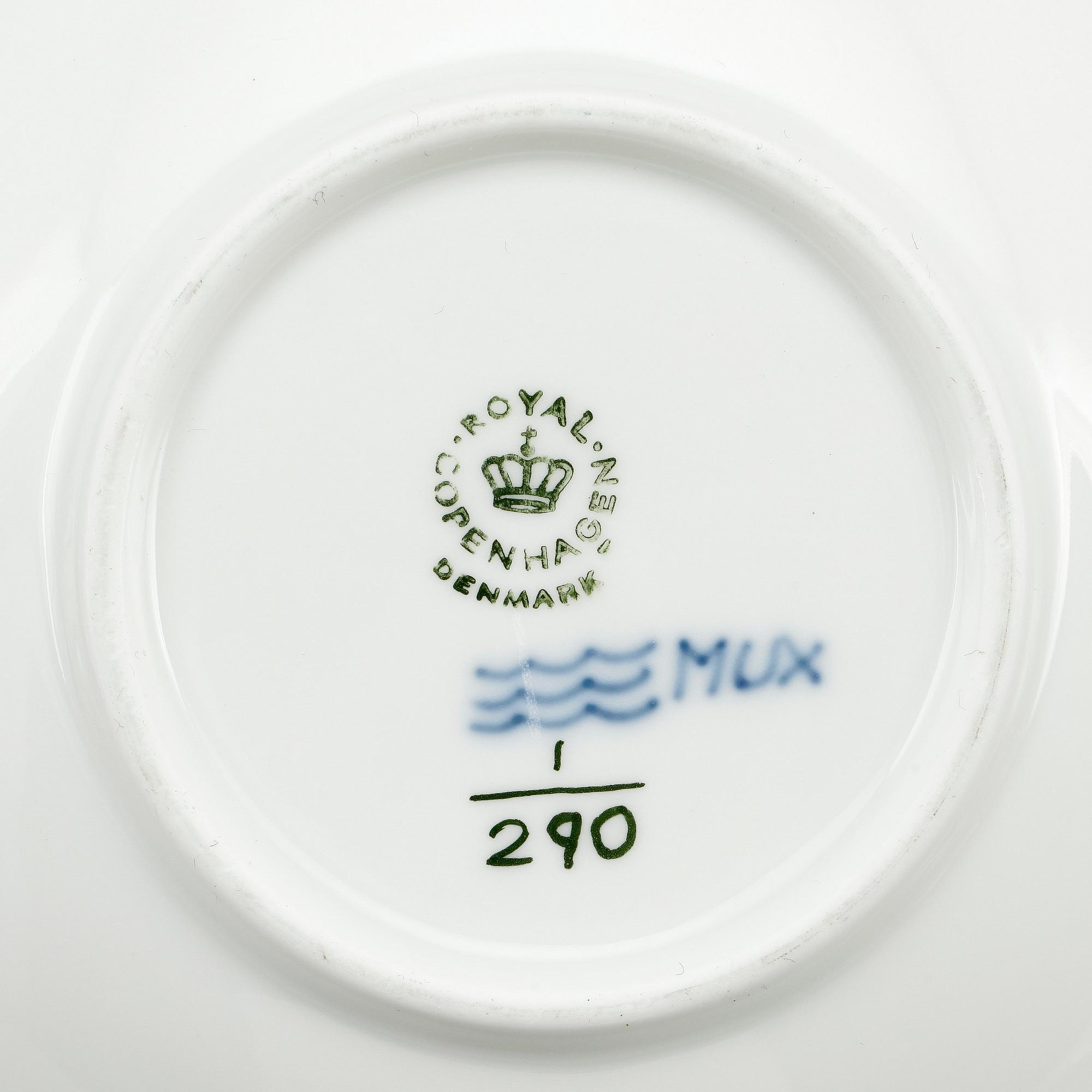 SERVIS, 65 delar, "Musselmalet" Royal Copenhagen, andrahandssortering.