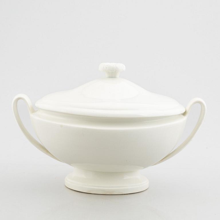 A creamware tureen with cover, Rörstrand, Sweden, first half of the 20th century.