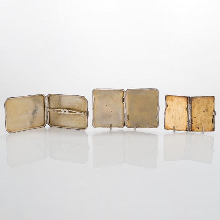 Cigarettetuier, 3 st, silver, bl a Ernst Gideon Bek, Tyskland,  1920-30-tal.