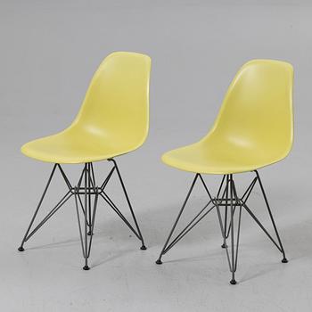 Charles & Ray Eames, Bord samt stolar, DSR Plastic Chairs, Vitra, 2000-tal.